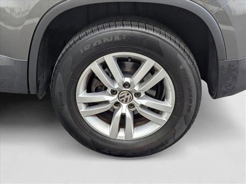 Used 2016 Volkswagen Tiguan S image 13