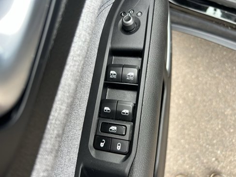 Certified 2024 Jeep Compass Latitude image 18