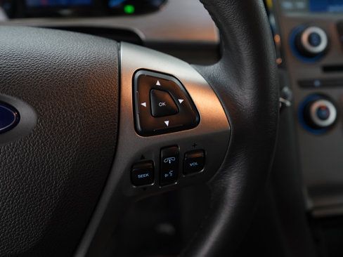 Used 2015 Ford Taurus SEL image 22