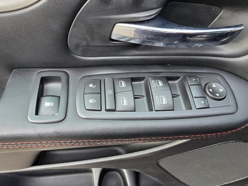 Used 2017 Dodge Grand Caravan GT image 18
