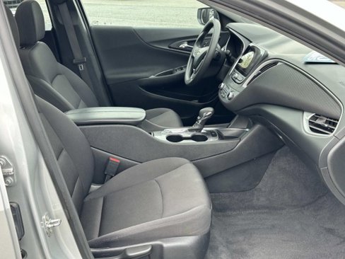 Used 2022 Chevrolet Malibu LT image 9