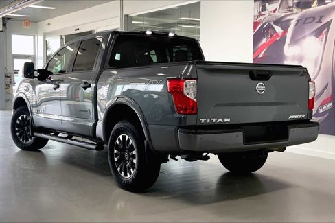 Used 2017 Nissan Titan PRO-4X image 4