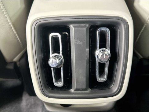 Used 2025 Volvo XC40 B5 Plus w/ Protection Package image 24