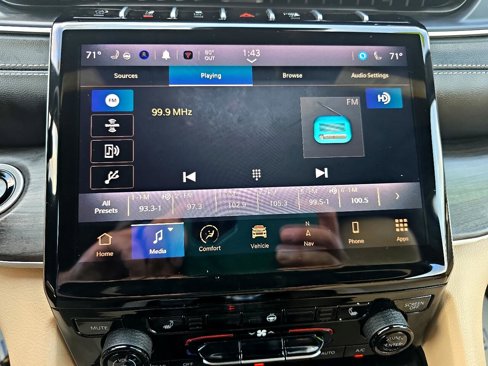 Used 2024 Jeep Grand Cherokee L Limited image 41
