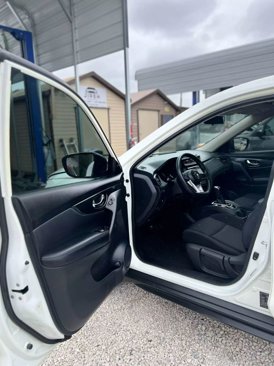 Used 2018 Nissan Rogue S image 6