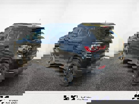 Used 2021 Jeep Compass Latitude image 3