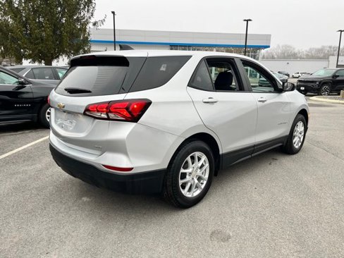 Used 2022 Chevrolet Equinox LS w/ LS Convenience Package image 6