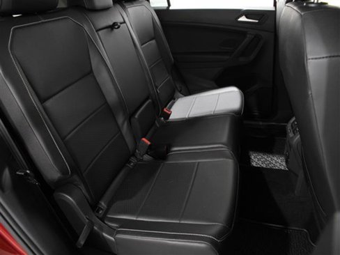 Used 2021 Volkswagen Tiguan SE w/ 3rd Row Seat Package image 17