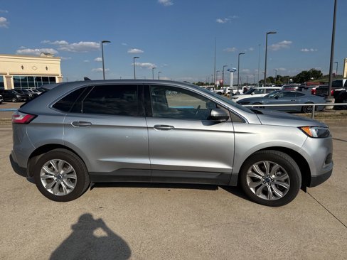 Used 2022 Ford Edge Titanium image 16