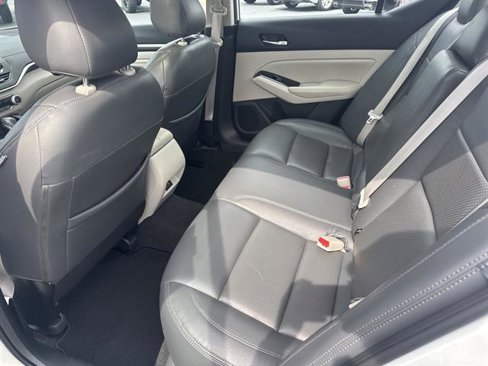 Used 2022 Nissan Altima 2.5 SV w/ SV Premium Package image 11