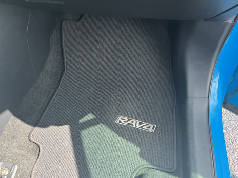 Used 2021 Toyota RAV4 XLE image 25