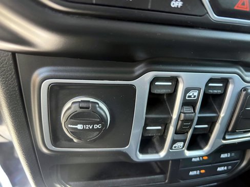 Used 2018 Jeep Wrangler Unlimited Sahara w/ Dual Top Group image 24