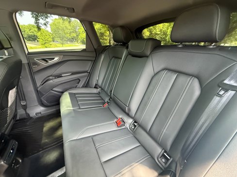 Used 2024 Audi Q4 e-tron Premium Plus image 27
