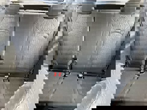 Used 2014 GMC Acadia SLE image 19