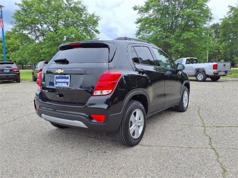 Certified 2022 Chevrolet Trax LT w/ LT Convenience Package image 7