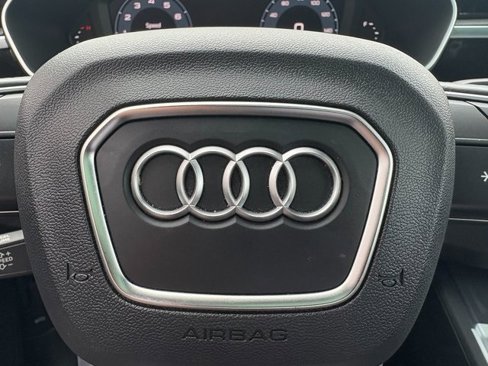Used 2024 Audi Q3 2.0T Premium image 36
