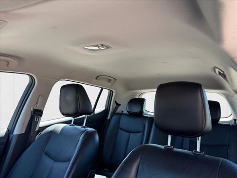 Used 2015 Nissan Leaf SL w/ Premium Package image 18