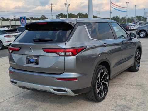 Used 2022 Mitsubishi Outlander SE image 6