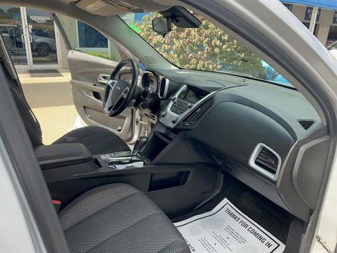 Used 2017 Chevrolet Equinox LT w/ Convenience Package image 16