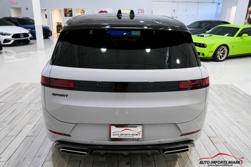 Used 2024 Land Rover Range Rover Sport Dynamic SE image 18