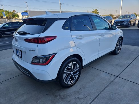 Used 2022 Hyundai Kona SEL w/ Convenience Package image 6