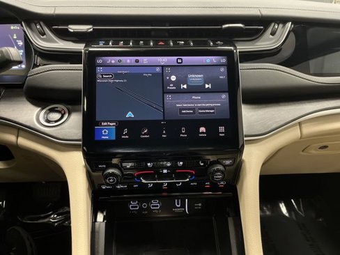 Used 2022 Jeep Grand Cherokee Limited 4xe w/ Luxury Tech Group II image 9