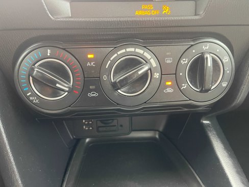 Used 2015 MAZDA MAZDA3 i Touring image 21