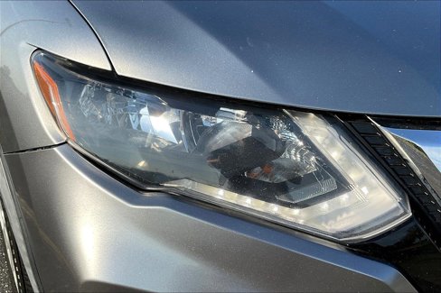 Used 2018 Nissan Rogue S image 25