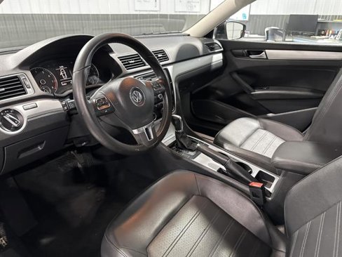 Used 2013 Volkswagen Passat 3.6 SE image 15