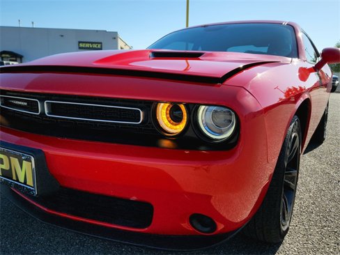 Used 2020 Dodge Challenger SXT image 10