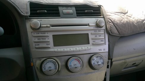 Used 2010 Toyota Camry LE image 25