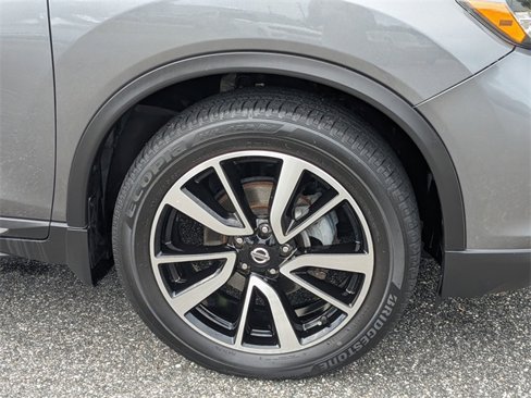 Used 2019 Nissan Rogue SL w/ Premium Package image 10