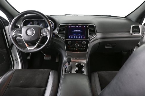 Used 2019 Jeep Grand Cherokee Laredo w/ Laredo X Package image 16