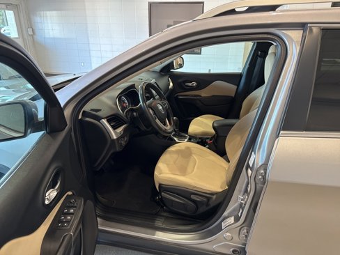 Used 2015 Jeep Cherokee Latitude image 21