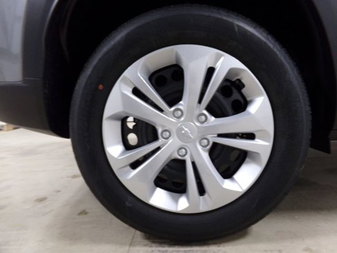 New 2025 Chevrolet Trax LS image 31