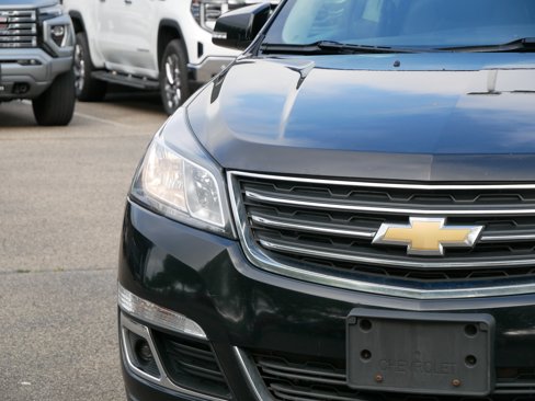 Used 2017 Chevrolet Traverse LT image 3