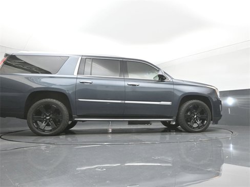 Used 2019 Cadillac Escalade ESV Luxury image 16