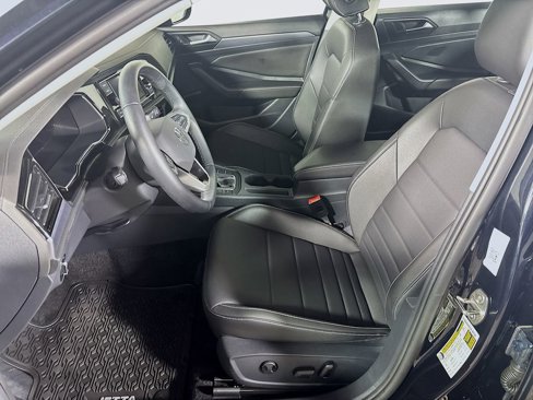 Certified 2024 Volkswagen Jetta SE image 12