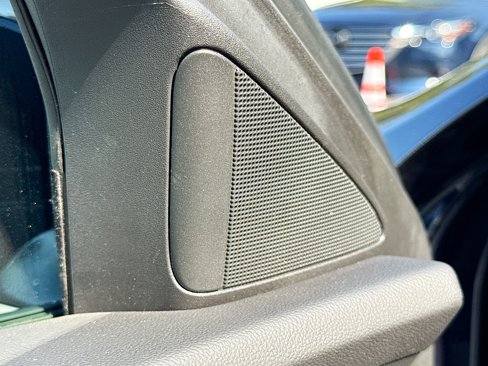 Used 2019 Buick Regal Essence w/ Driver Confidence Package I image 19