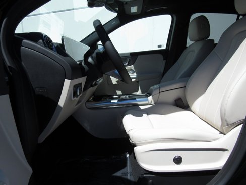 Certified 2025 Mercedes-Benz GLA 250 4MATIC image 10