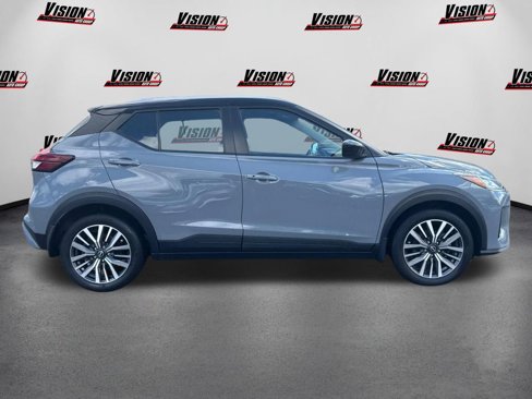 Used 2023 Nissan Kicks SV image 4