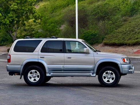 Used 1999 Toyota 4Runner Limited image 8