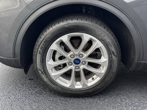 Used 2020 Ford Escape SE image 18