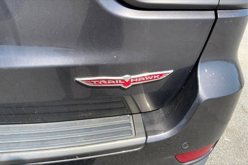 Used 2018 Jeep Grand Cherokee Trailhawk w/ Trailhawk Luxury Group image 9