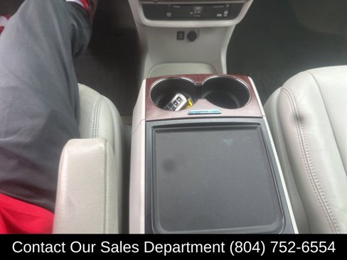 Used 2014 Toyota Sienna XLE image 26