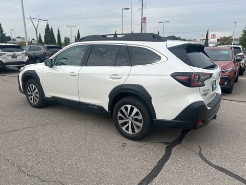 Used 2023 Subaru Outback Premium image 6
