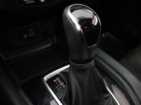Used 2018 Nissan Rogue S image 42
