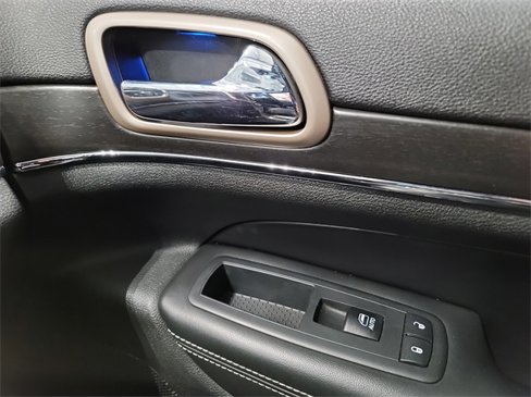 Used 2015 Jeep Grand Cherokee Limited image 19