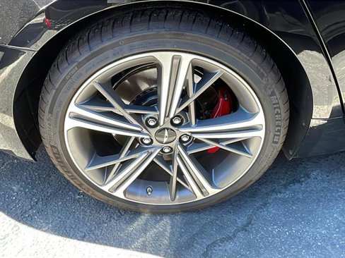 Used 2025 Genesis G70 2.5T w/ Sport Prestige Package image 7