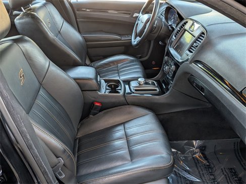 Used 2016 Chrysler 300 S image 31